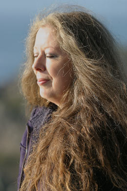 Portrait photograph of Cornish Artist Sarah Vivian